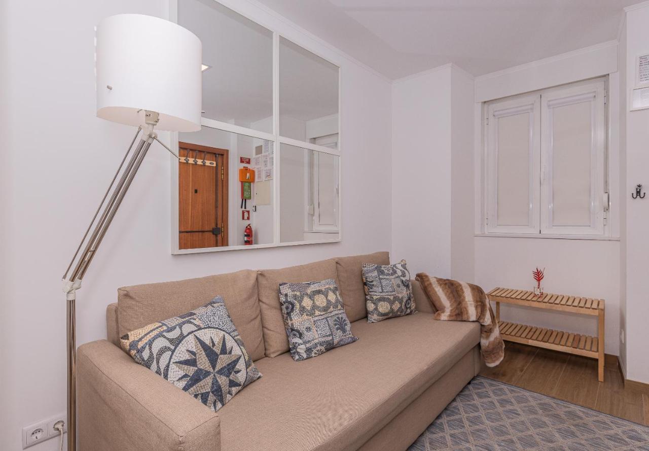 Feira Da Ladra Comfy Premium Lisbon
